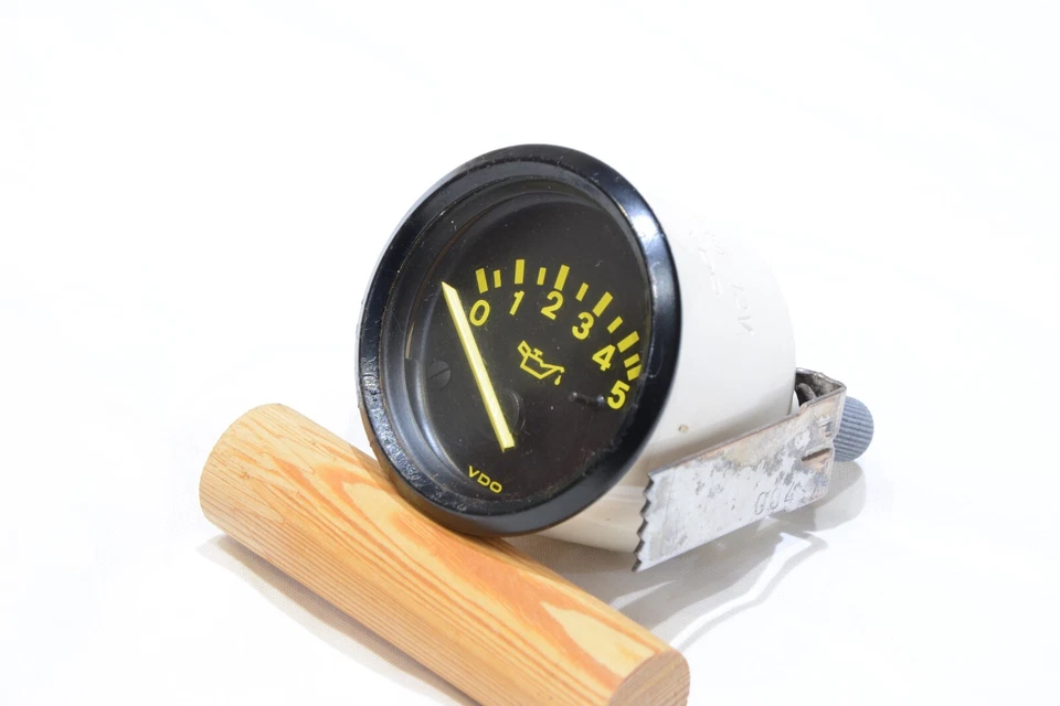 Porsche 944 Oil Pressure Gauge 52mm YELLOW DIAL # 94464111700 9.84 - Image 2 of 4