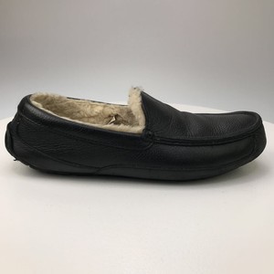 ugg ascot black leather