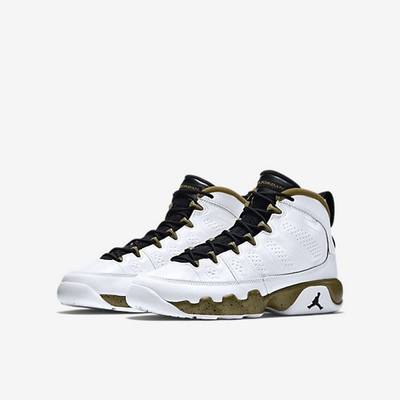 jordan 9 retro statue