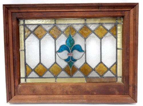 ANTIQUE FLEUR-DI-LIS STAINED GLASS PANEL IN ORIG. WOOD WINDOW FRAME (18" X 24")