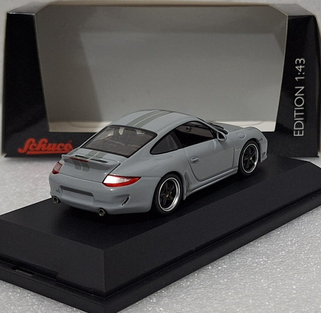 Porsche 911 (996) Sport Classic Light Grey 1:43 Schuco 07396 RARE