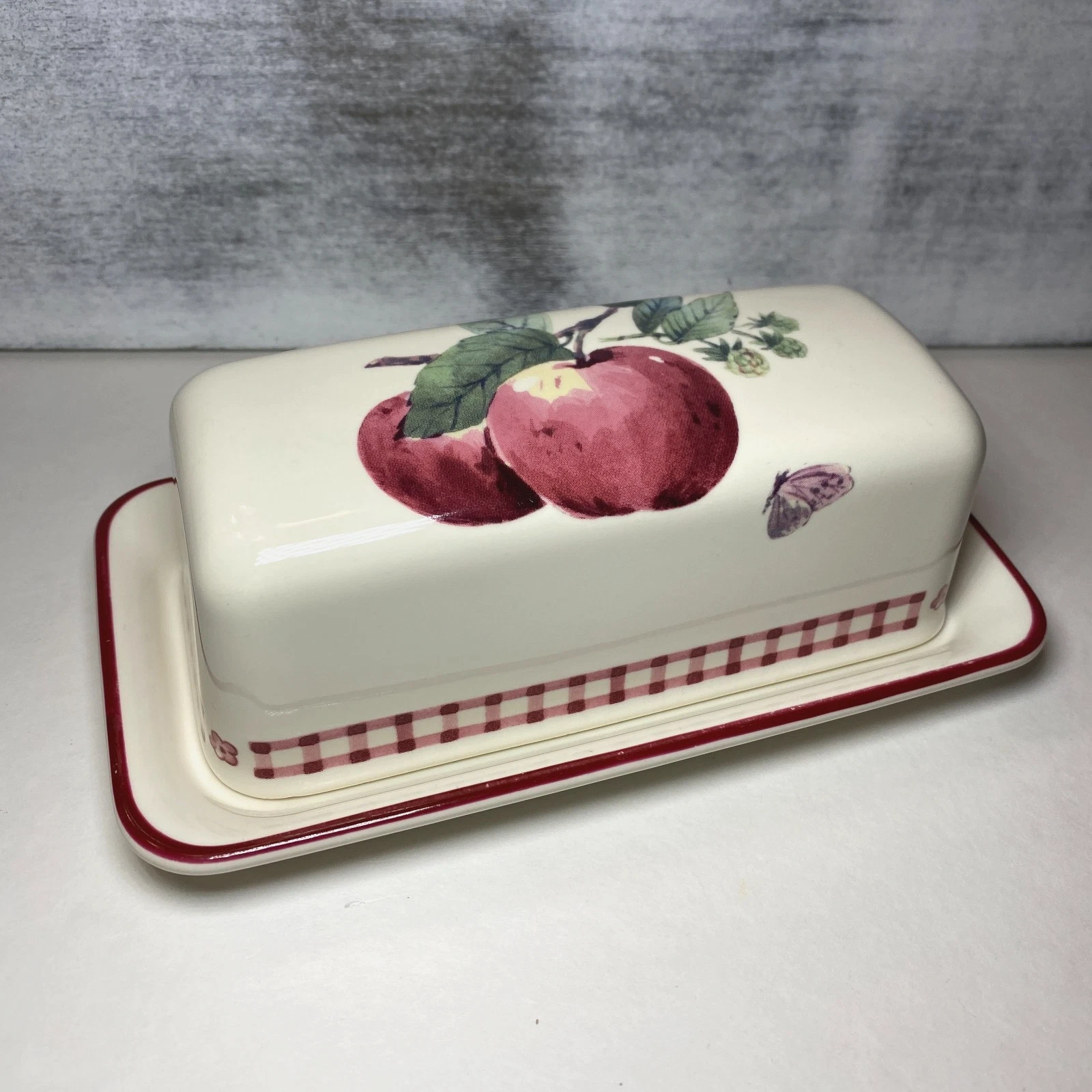 Pfaltzgraff Delicious Stoneware Covered Butter Dish Apples Butterfly, Very Clean