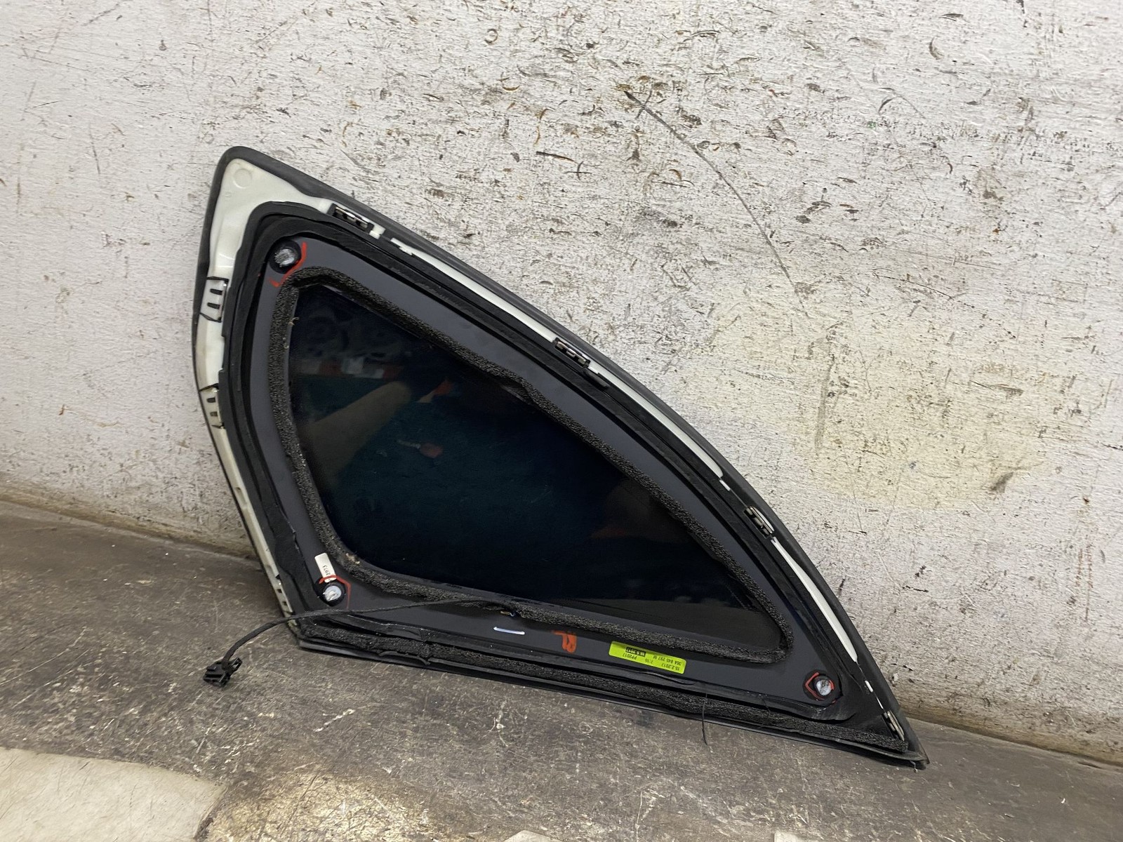 2016-2020 BENTLEY BENTAYGA OEM LEFT REAR QUARTER PANEL GLASS WINDOW 36A845297M