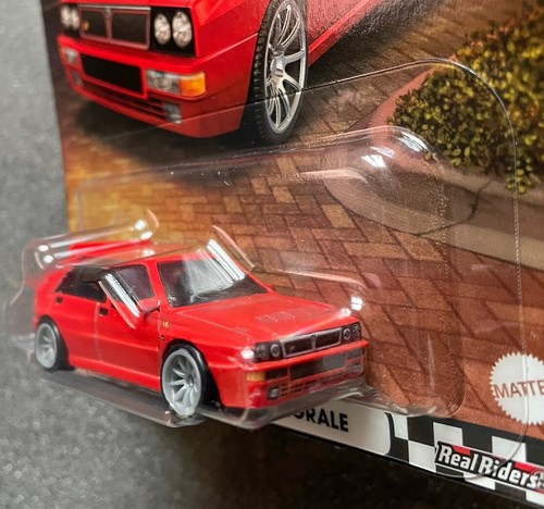 Hot Wheels Lancia Delta HF Integrale 117 Boulevard 1:64 coche modelo juguete embalaje original - Imagen 16 de 18