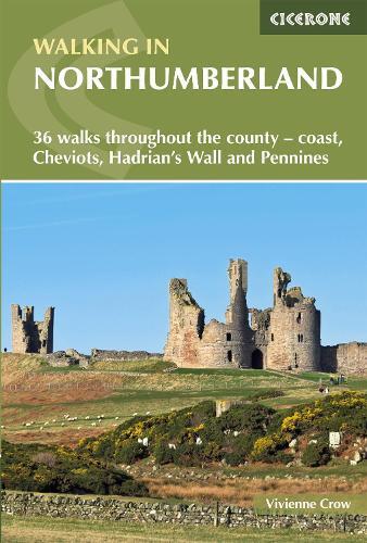 Vivienne Crow Walking in Northumberland (Tascabile)