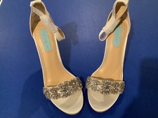 Blue By Betsey Johnson Size 8.5 Ivory Juno Sandal High Heel