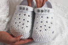 Luxury Personalized bridal slippers, Comfortable decorated with pearls for bride