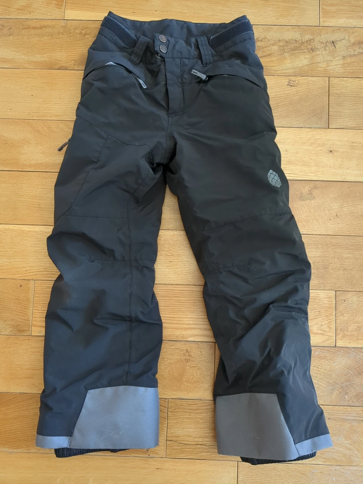 Black High End Kids Ski Pants Size 8 Stio Brand
Opens in a new window or tab