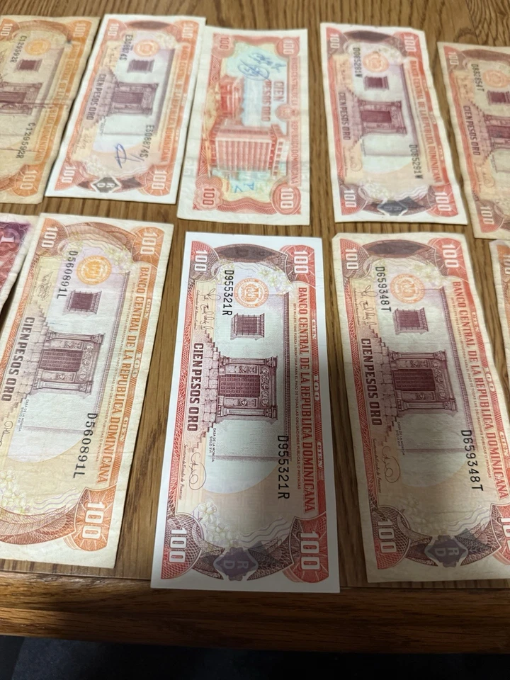 Billetes antiguos de papel moneda Banco República Dominicana República Dominicana Oro Foto 4 de 4