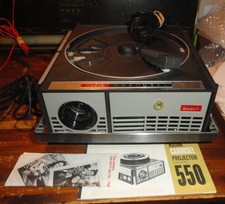 VINTAGE KODAK 550 CAROUSEL SLIDE PROJECTOR BOXED WITH REMOTE WORKS GREAT
