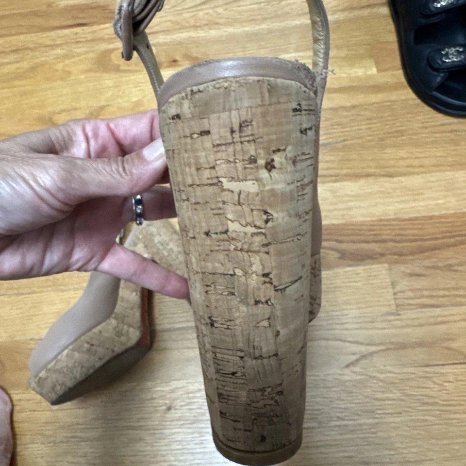 Zapatos de salón Christian Louboutin de cuña de cuero color nude talla 38 Foto 4 de 4