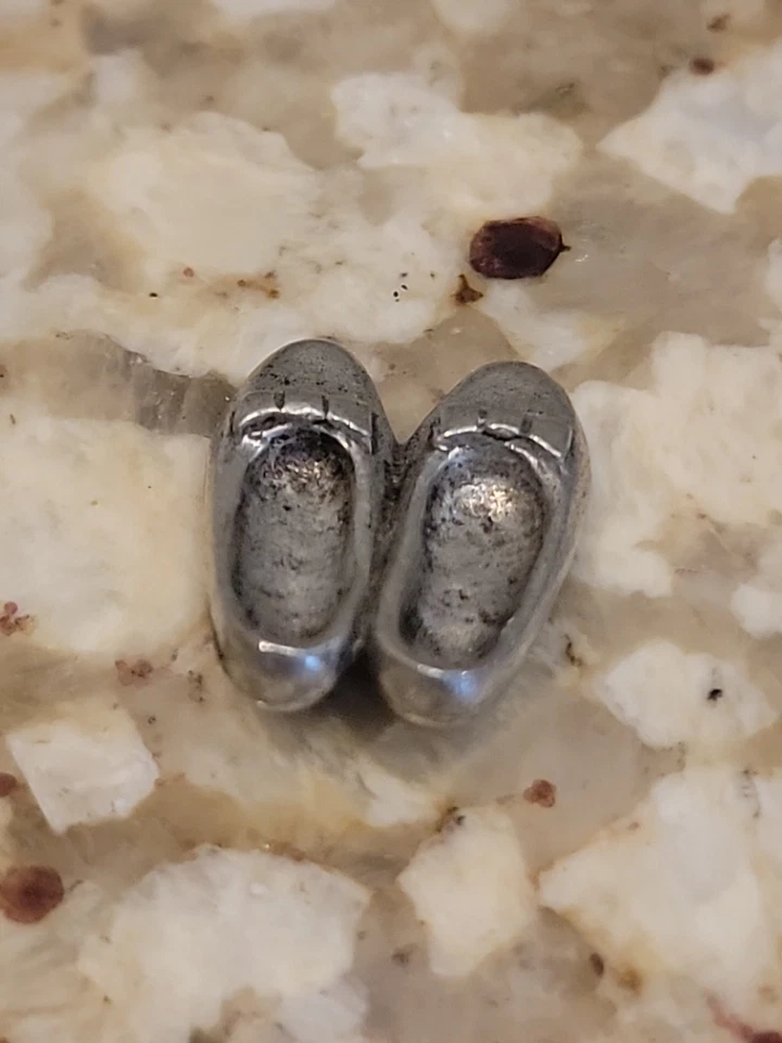 The Wizard of Oz Monopoly Replacement Game Piece Mover Token – Ruby Slippers - Image 4 of 4