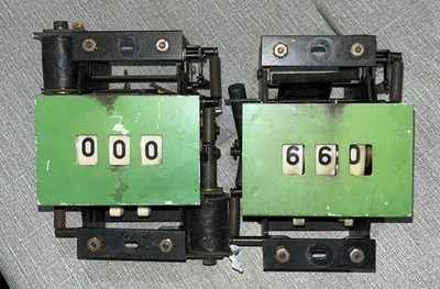 (2) VINTAGE BALLY BINGO PINBALL 3 DIGIT REPLAY COUNTERS