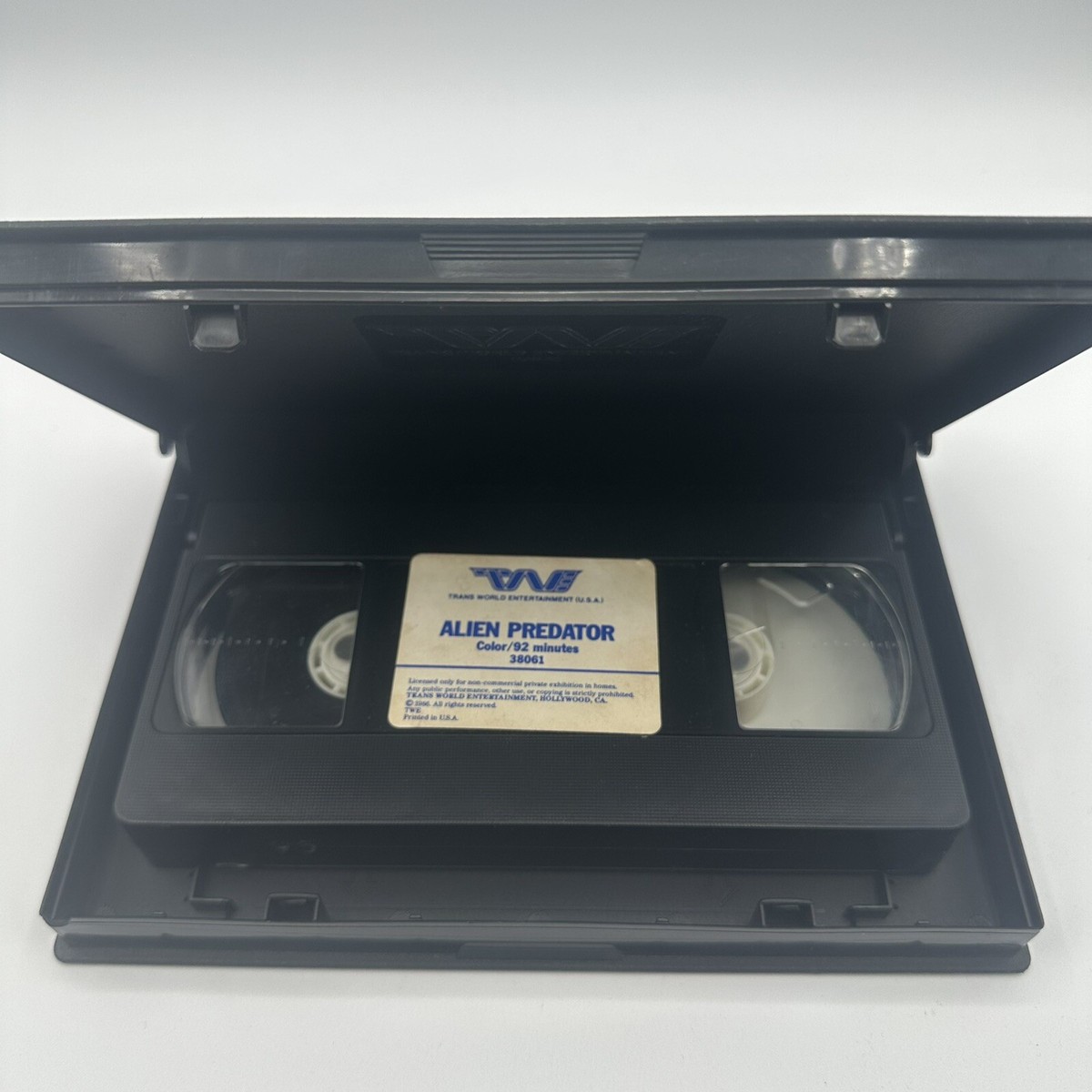 【激レア】AION ビデオ(VHS) 1987.6.30 SENSUS HALL Predator 2 VHS 1991 CBS Danny Glover Kevin Peter Hall Gary Busey