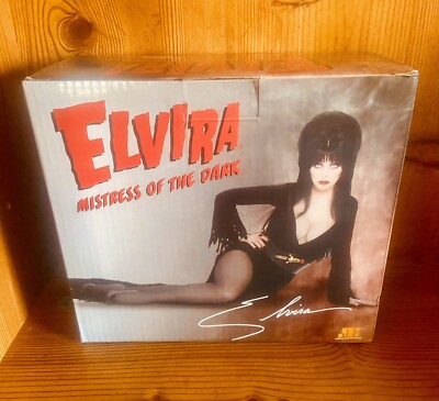 Elvira  Mistress of the Dark - Chia Pet Decorative Pottery Planter OPEN BOX