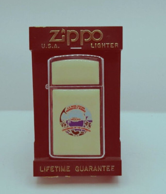 22714 /  Vintage Slim Zippo U.S. Naval Station Roosevelt Roads   -neuwertig-