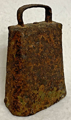 ANTIQUE COW BELL,IRON,HANDLE,LOOP,COMPLETE,RINGER,STRIKER,WORKING,ORIGINAL,GIFT!