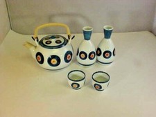 Oriental Tea Set 6 Pieces Tea Pot  Cups Sake Decanters One Has Chip