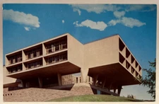 War Memorial Center, Milwaukee Art Center, Wisconsin WI Vintage Chrome Postcard