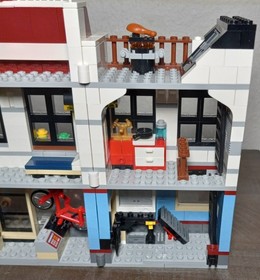 LEGO CREATOR: Bike Shop & Cafe (31026) Incomplete Used