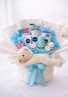 NIVEA Gesichtspflege-Set Geschenkset im Präsentkorb mit Deko-Teddybär Unisex