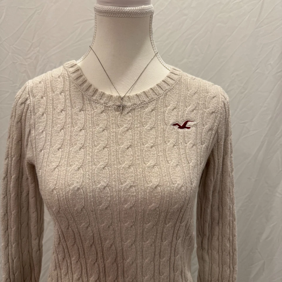 Vintage y2k Hollister Cream White Cable Knit Crewneck Sweater with Bird Logo - Image 2 of 4