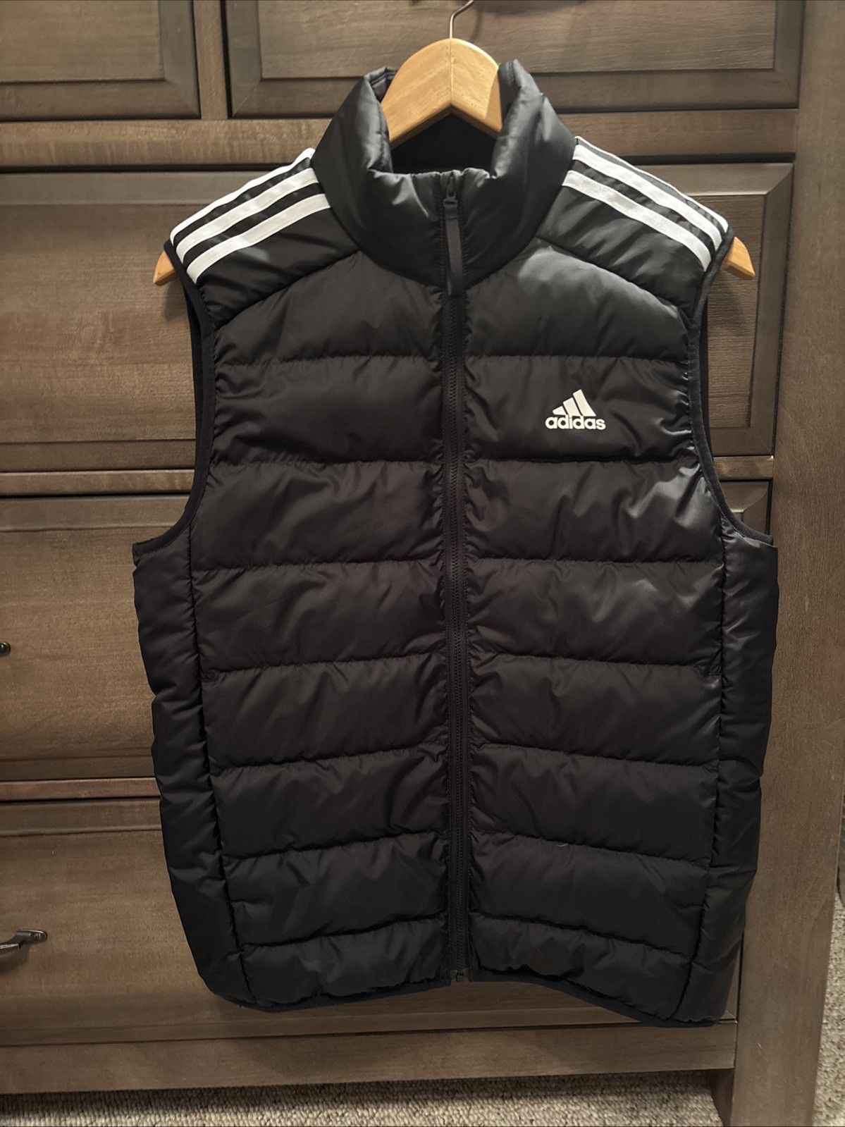 Jackets Adidas Essentials 3-stripes Light Down HZ… - image 1