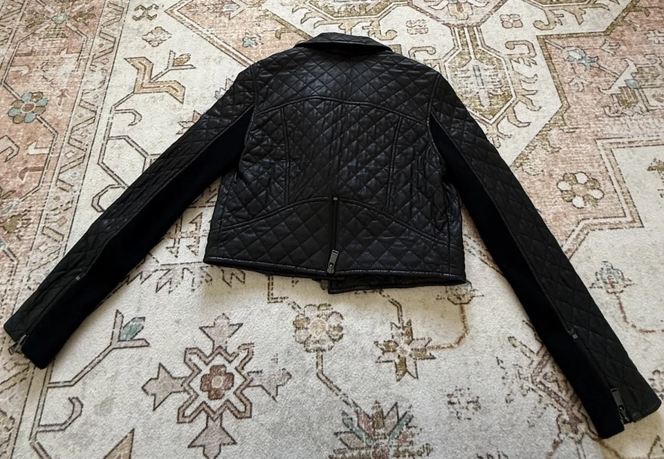 Chaqueta corta Haute Hippie de cuero acolchada negra para moto 100 % cuero de cordero pequeña Foto 4 de 4