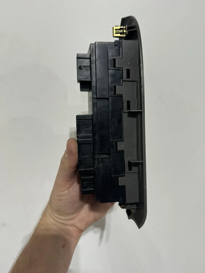 02-05 Chevy TrailBlazer Envoy Rainier OEM ГЛАВНЫЙ ВЫКЛЮЧАТЕЛЬ СТЕКЛОПОДЪЕМНИКА 15180039 - Изображение 3 из 4