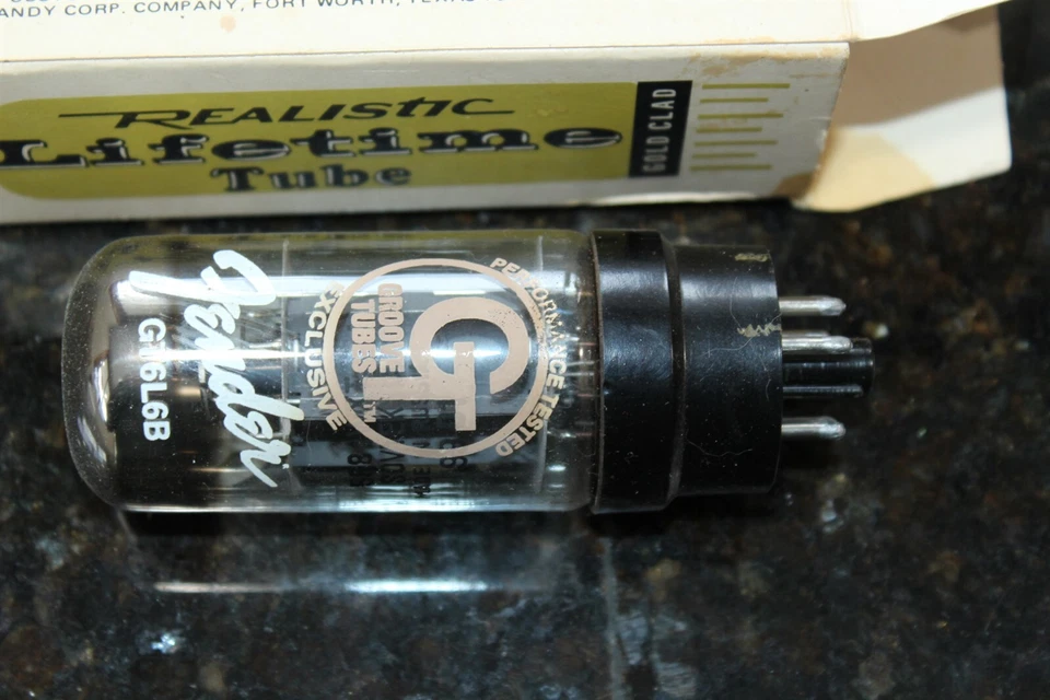 Tubo ranurado Fender vintage #GT6L6B en una caja de publicidad realista como no está probado Foto 4 de 4