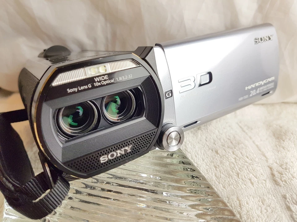 Rare SONY HDR-TD20V Full HD Dual Lenses 3D Camcorder. - Image 2 of 4