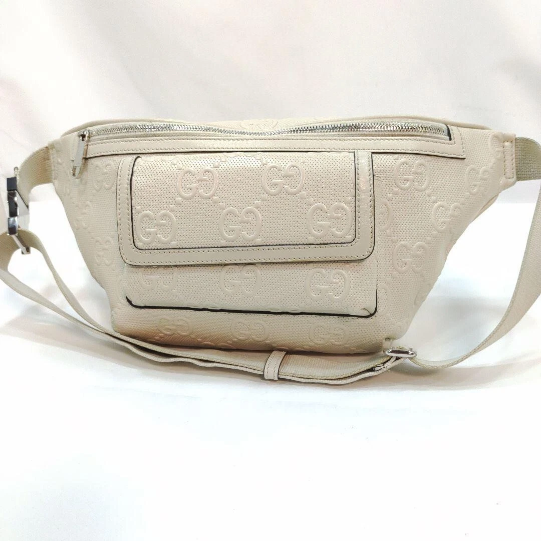 Sac bandoulière GUCCI GG en relief taille pochette cuir blanc occasion authentique F/S