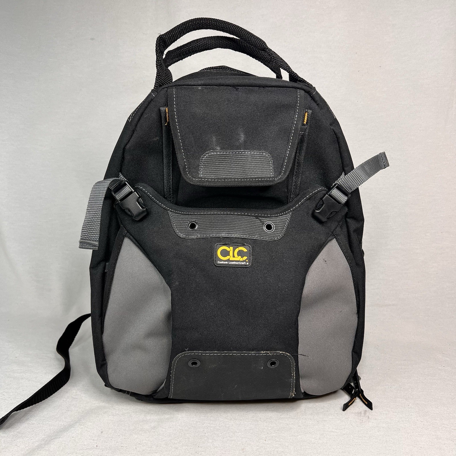 Custom Leather Craft Toolworks 1134 Deluxe Tool Backpack; 44