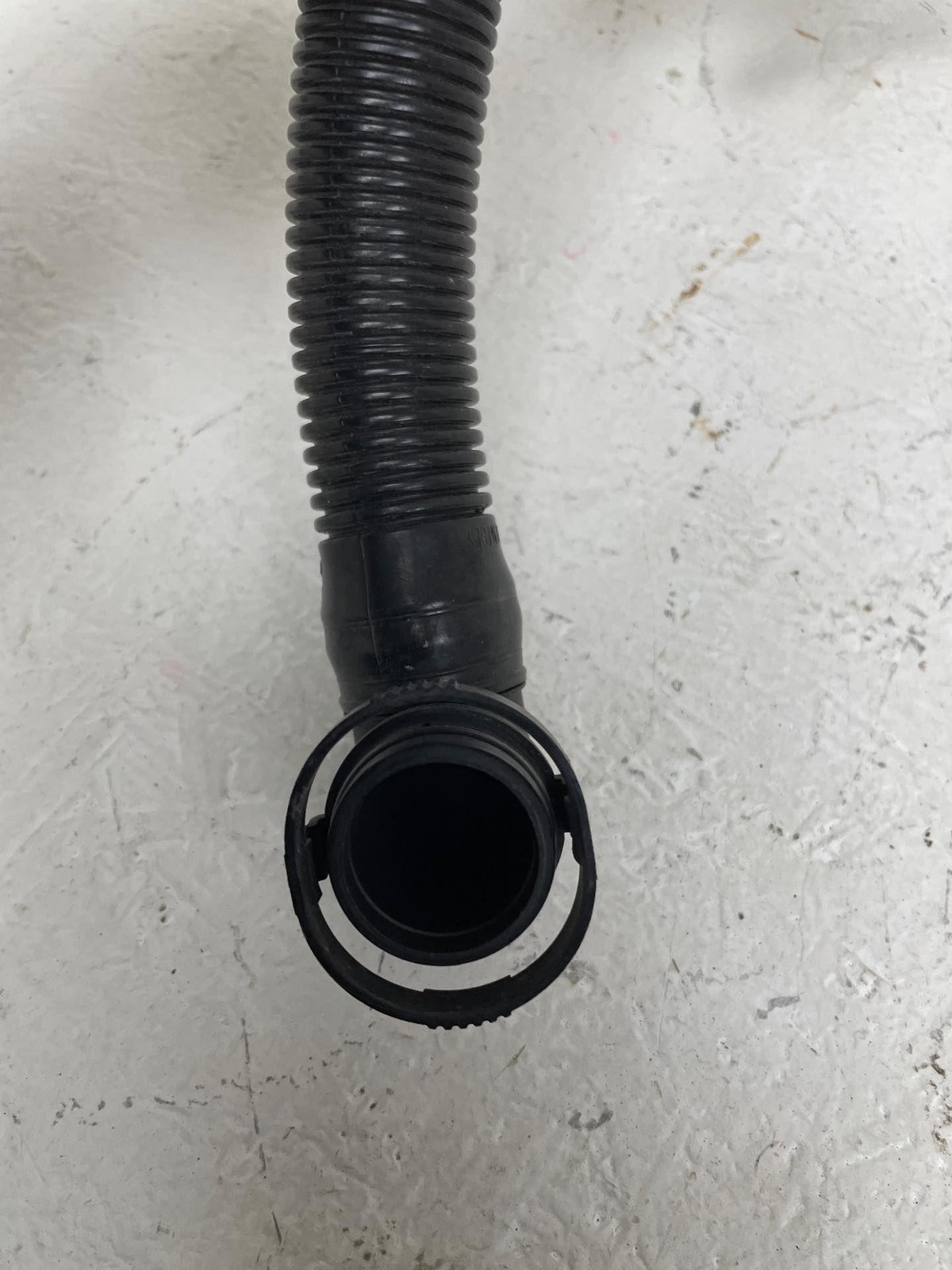2016-2020 BENTLEY BENTAYGA (A) SECONDARY AIR PUMP CONNECTING HOSE PIPE TUBE