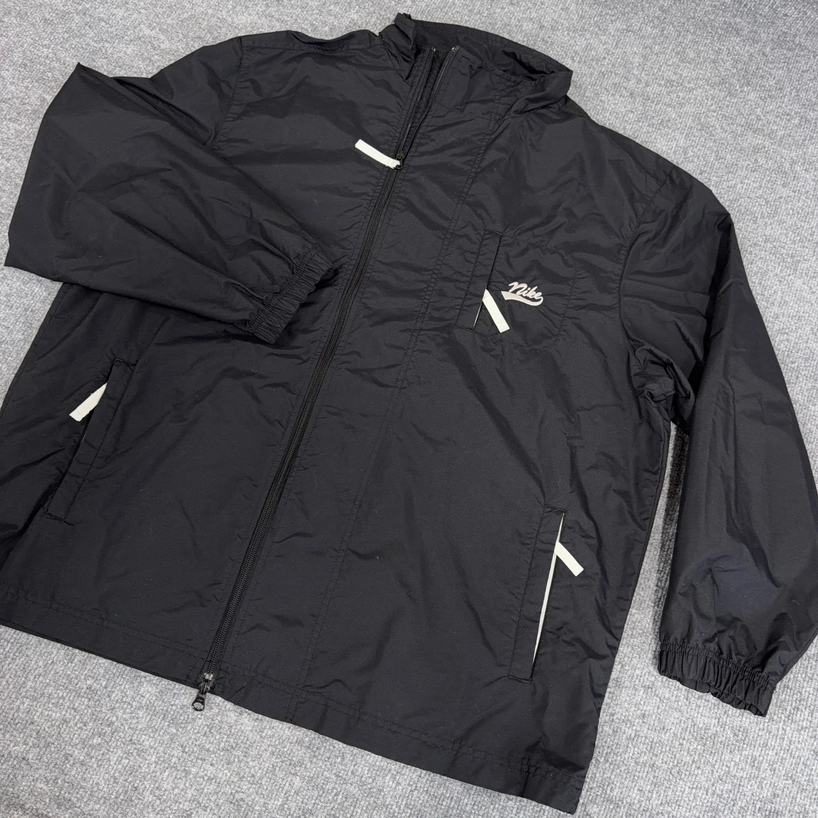 Vintage Nike Jacket Mens Large Script Embroidered Logo Nylon Windbreaker Y2K
Opens in a new window o