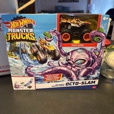 Hot Wheels Monster Trucks  Octo-Slam Tiger Shark Playset  NEW
