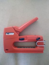TACWISE Stapler model Z3-140L. plus 9000 x 8mm STAPLES, used but good condition. 0.0017 per staple