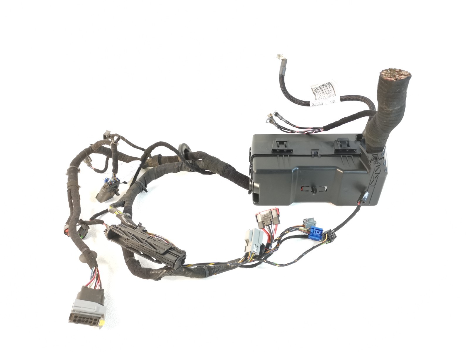MASERATI LEVANTE S 3.0L AWD 2017  Fuse Relay Box Junction Terminal 670037965 OEM