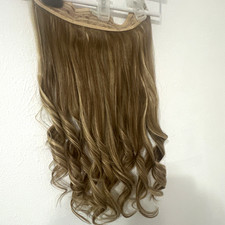 Women's Wavy Clip-In Hair Extension Piece Medium Blond Wavy Texture