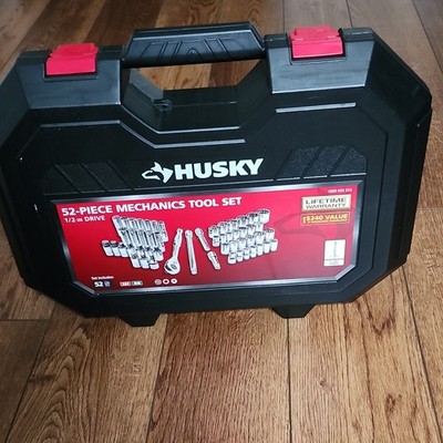 Husky 52-Piece 1/2'' Drive Mechanics Tool Set SAE/Metric Hard Case Black/Red