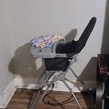Gray Black Baby High Chair w/ Safety Harness and Removable Tray