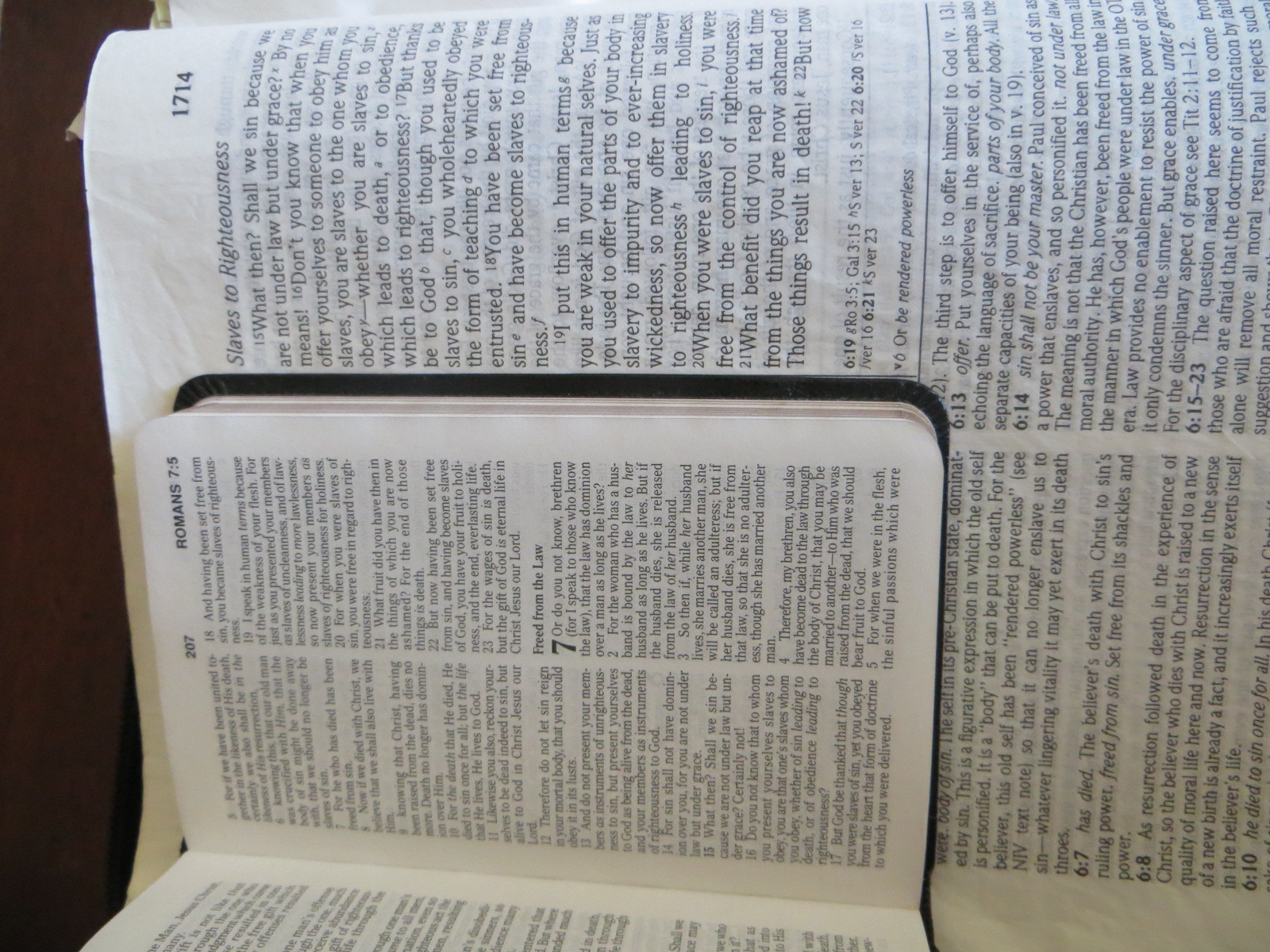 Genuine Bonded Leather FAITHFOLD Pocket NEW TESTAMENT Bible NKJV Black