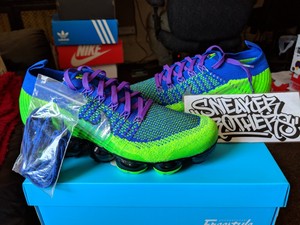 vapormax green blue