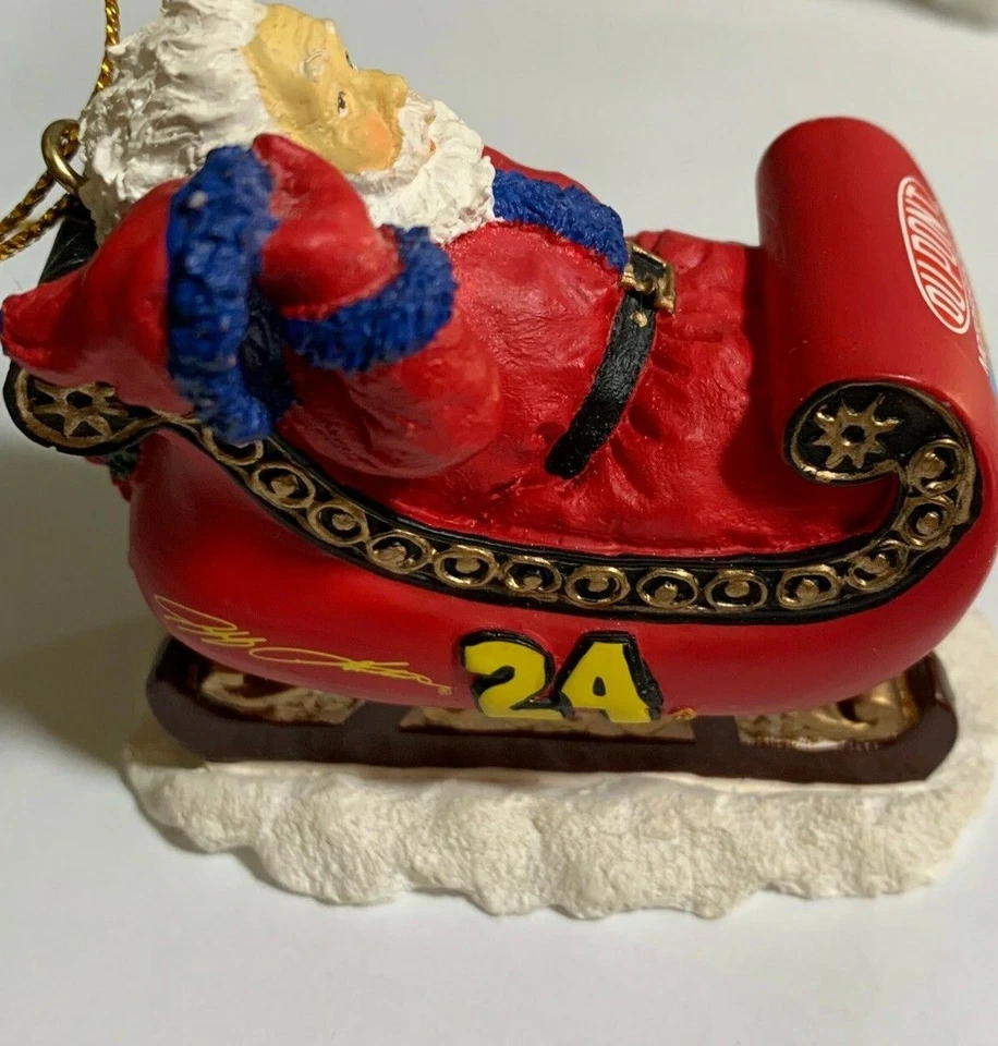 No 24 Jeff Gordon 2004 Santa's Sled Dupont Motor Sport Logo Ornament Chip on hat Foto 2 de 4