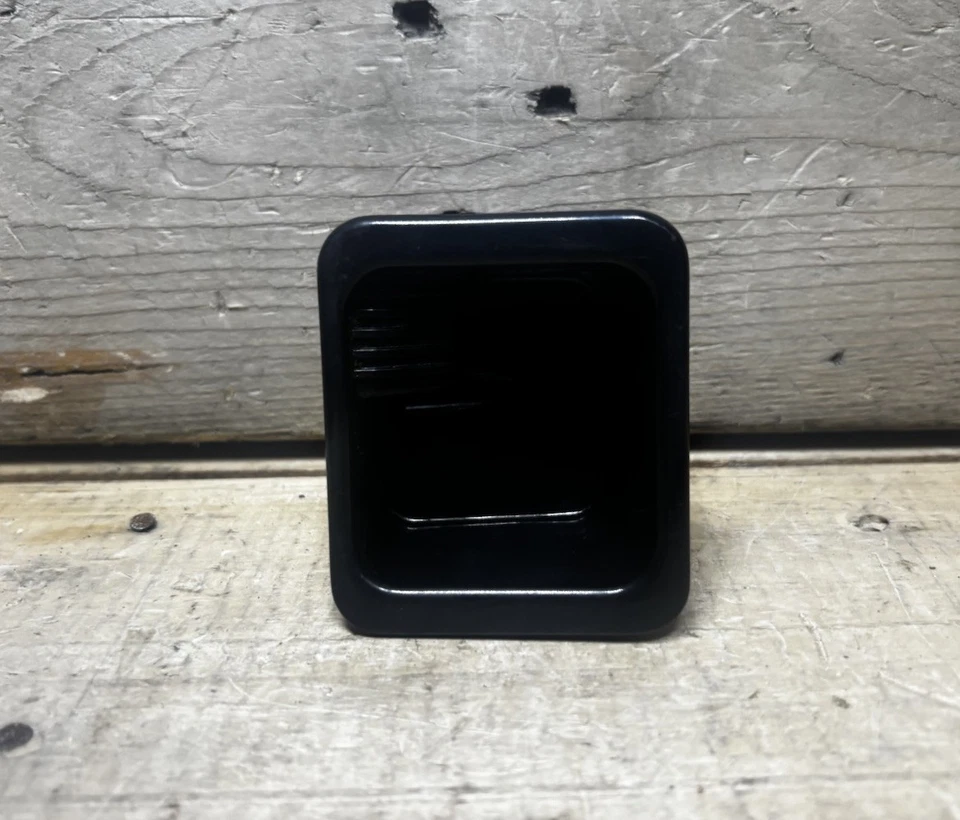 93-02 PONTIAC FIREBIRD CHEVY CAMARO ASH TRAY INSERT COIN BIN OEM USED  - Image 3 of 4