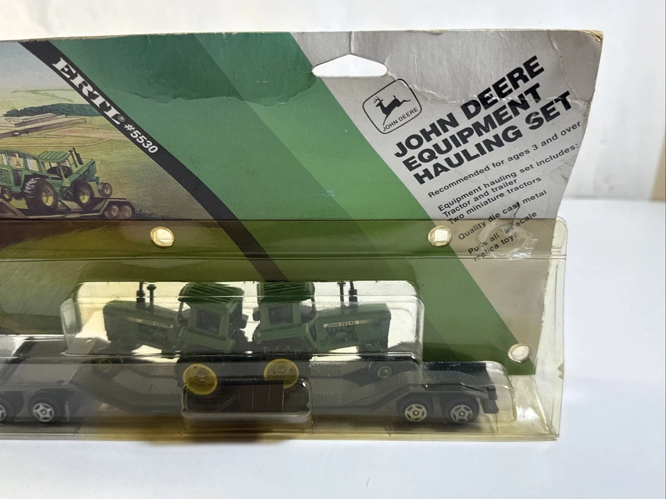 1/64 JOHN DEERE 4450 EQUIPMENT HAULING SET NIB Mack truck/1984 vintage - Image 4 of 4