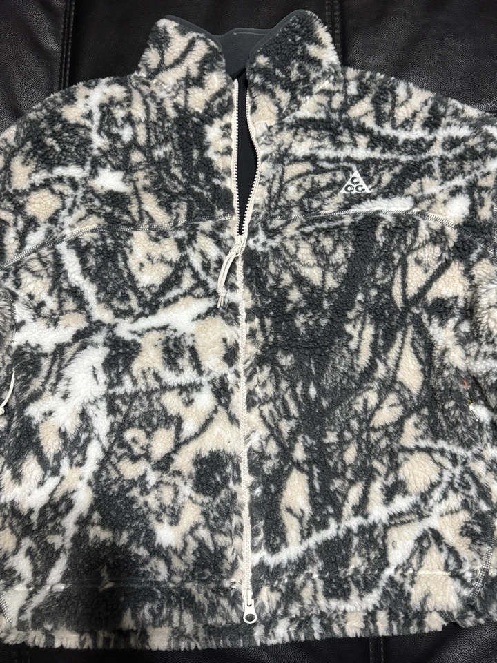 Chaqueta polar a prueba de viento Nike ACG "Canwell Glacier ADV" FV7339-104 mediana para mujer Foto 2 de 4