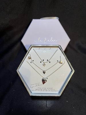 BEAUTIFUL Isla & Alex. 3pçs Silver plated w/Cubic Zirconia Layered Necklace Set.