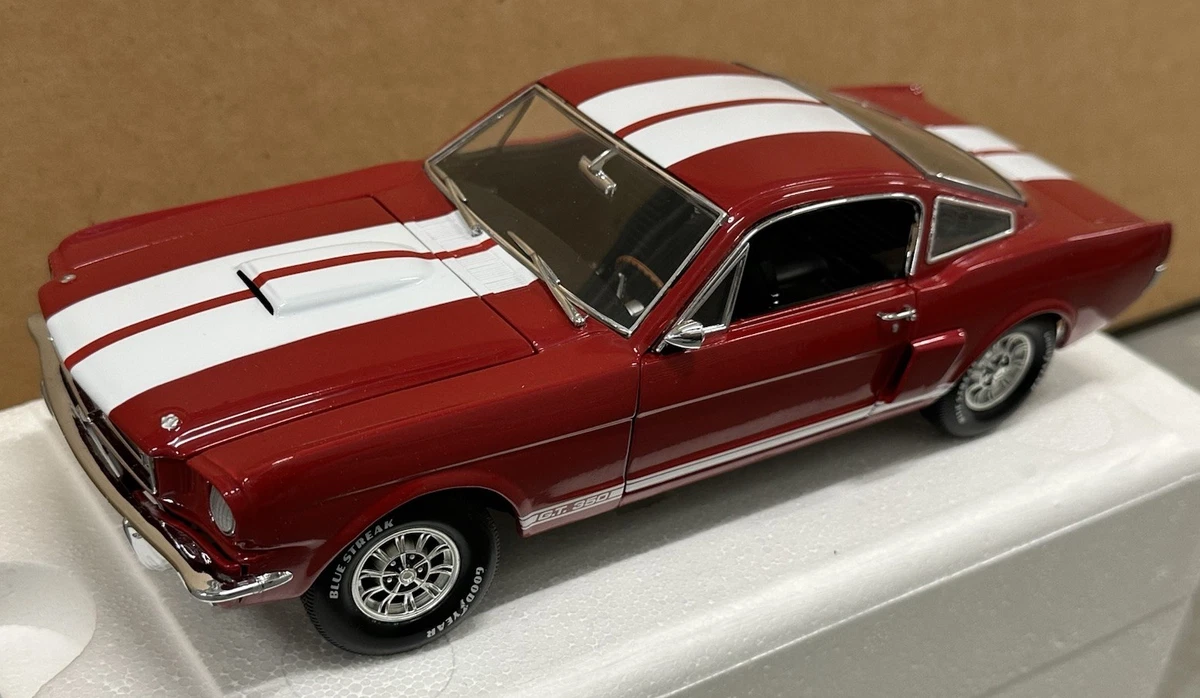 Ford Mustang Shelby GT350 1:18 Scale Contemporary Manufacture