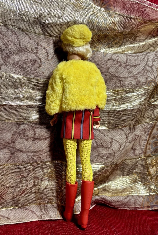 Barbie Smasheroo MOD Repro Fashion ~ Minty! INCLUDES DOLL & Silken Flame Outfit - Image 3 of 4